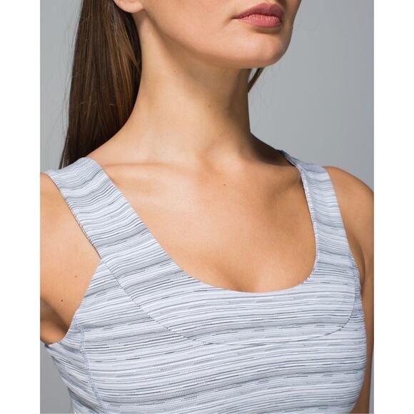 Lululemon Scoop Back Tank- Cyber Stripe White Silver Fox Size 4 - Picture 4 of 10